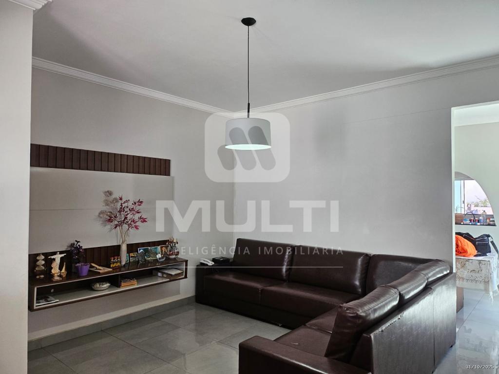 Casa, 4 quartos, 212 m² - Foto 1