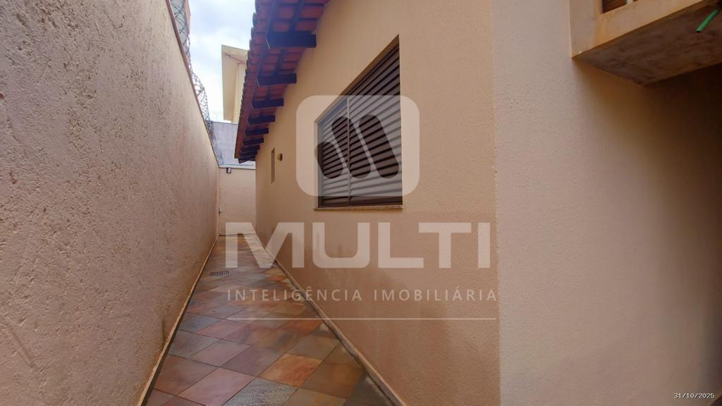 Casa, 3 quartos, 211 m² - Foto 1