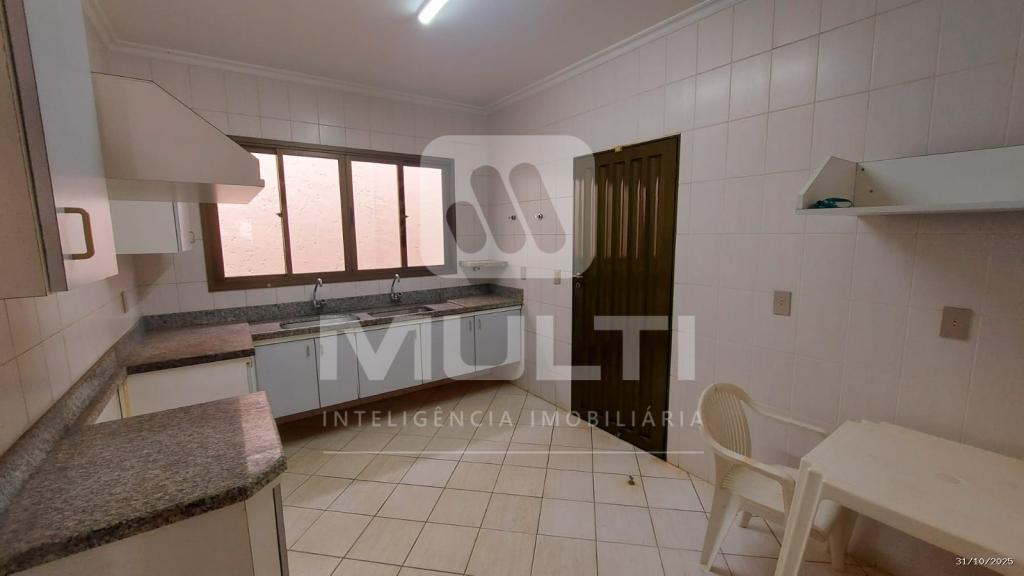 Casa, 3 quartos, 211 m² - Foto 13