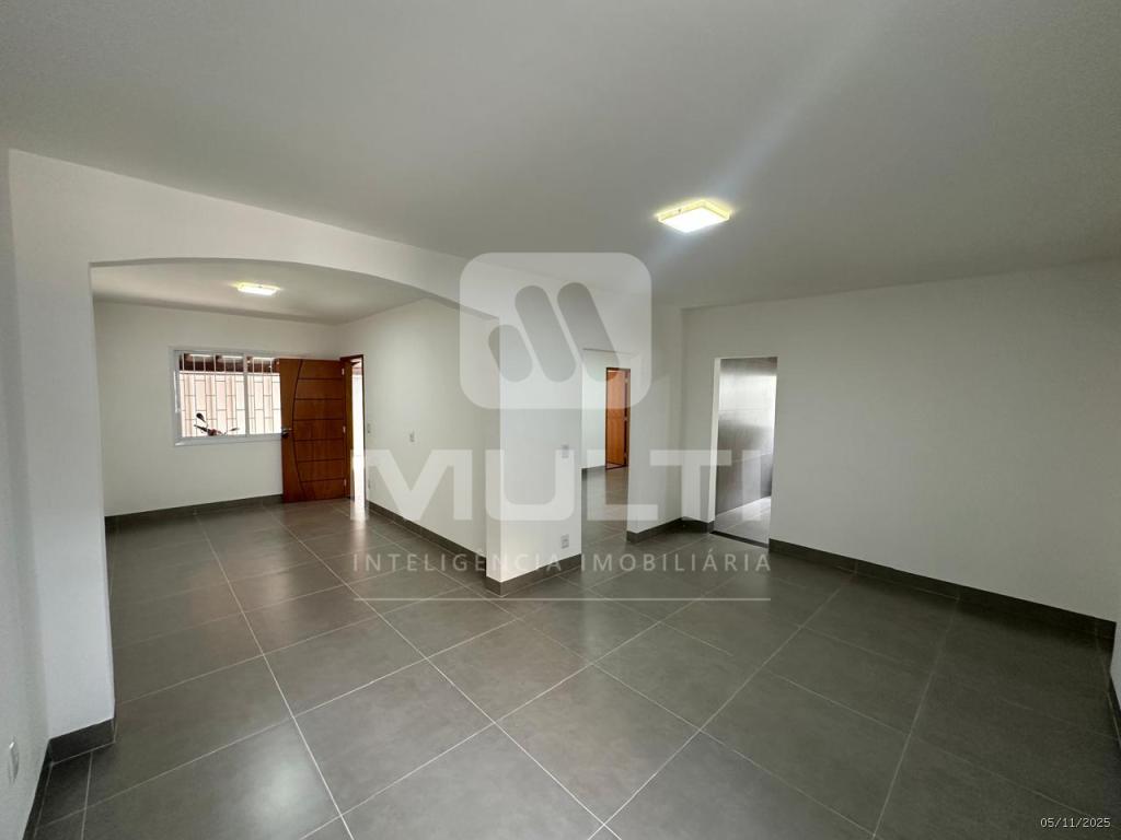 Casa, 4 quartos, 180 m² - Foto 2