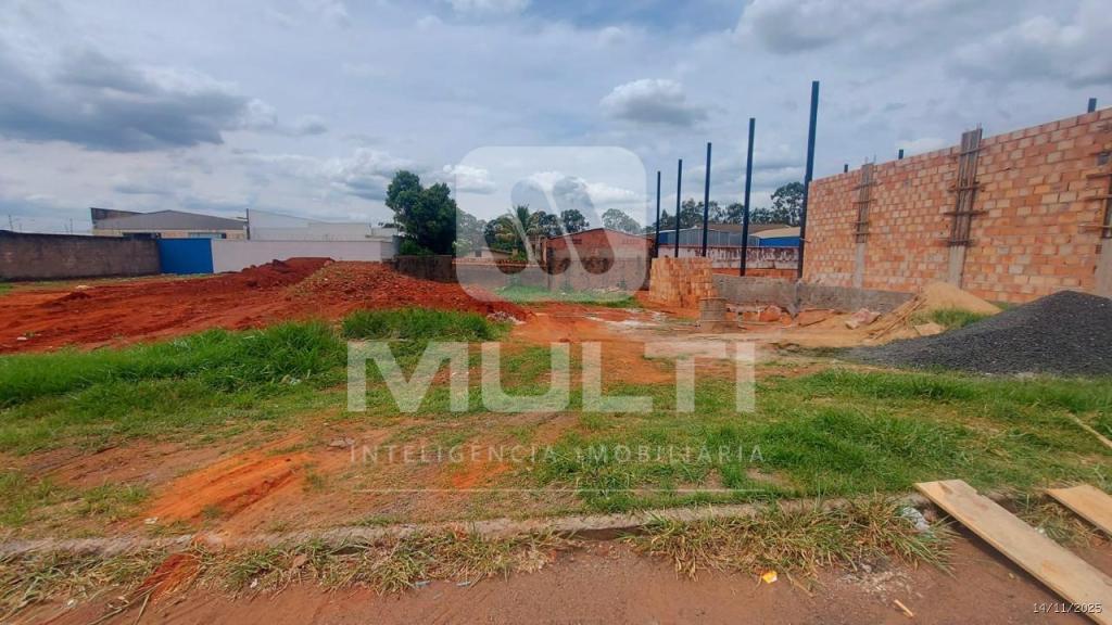 Loteamento e Condomínio - Foto 1