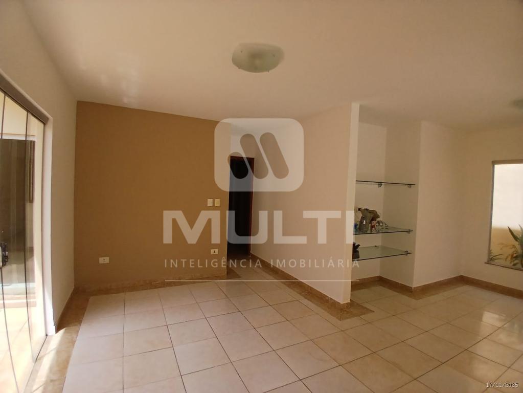 Casa, 3 quartos, 237 m² - Foto 4