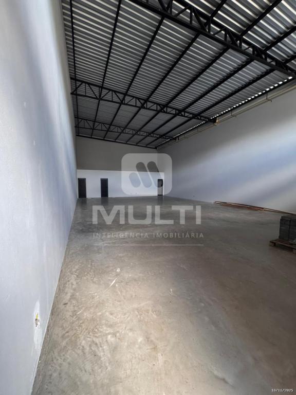 Casa, 1 quarto, 210 m² - Foto 2