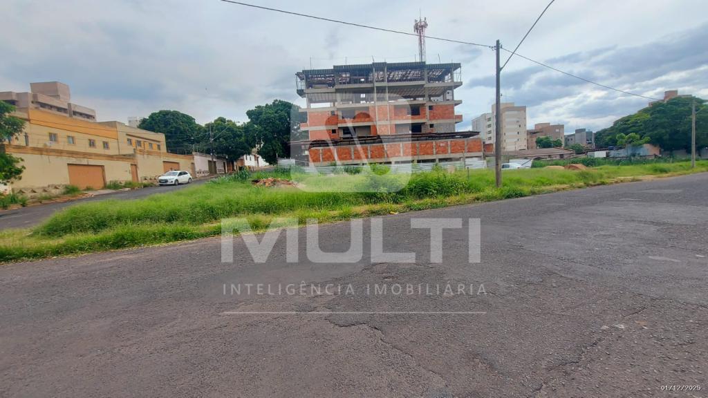 Loteamento e Condomínio - Foto 4