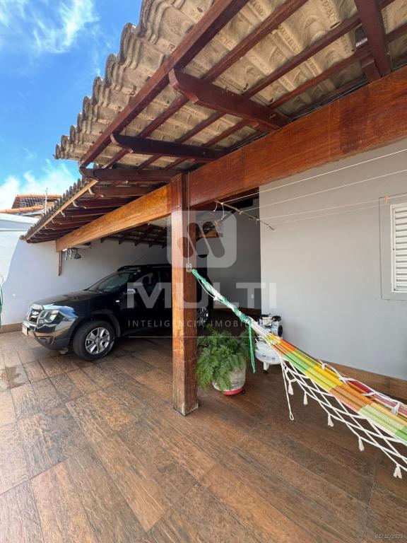 Casa, 5 quartos, 220 m² - Foto 1