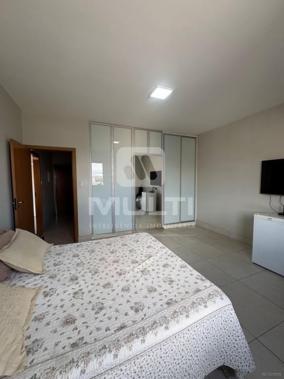 Casa, 5 quartos, 220 m² - Foto 9