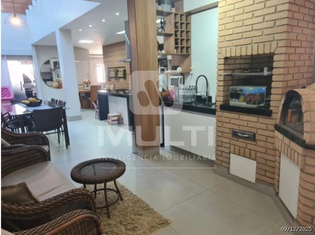 Casa, 4 quartos, 240 m² - Foto 1