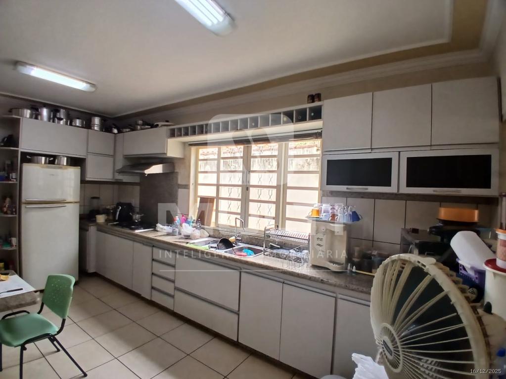 Casa, 4 quartos, 286 m² - Foto 45