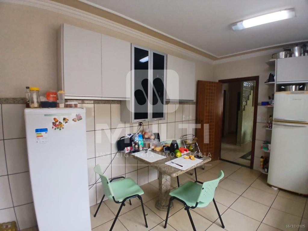 Casa, 4 quartos, 286 m² - Foto 46