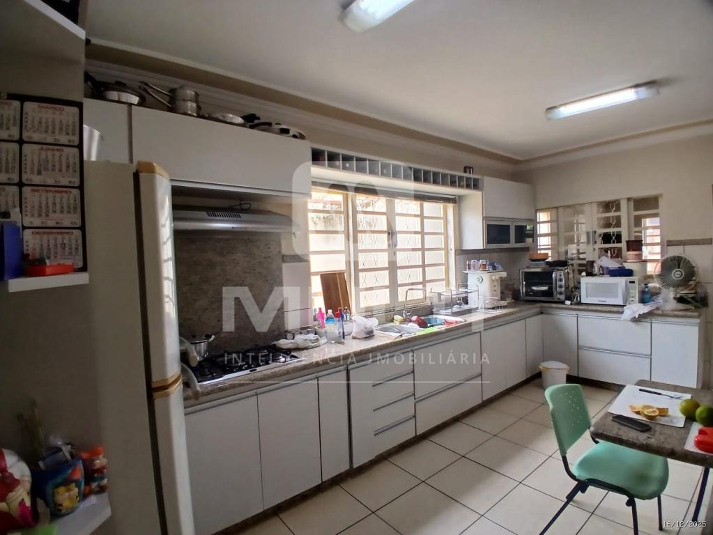 Casa, 4 quartos, 286 m² - Foto 47