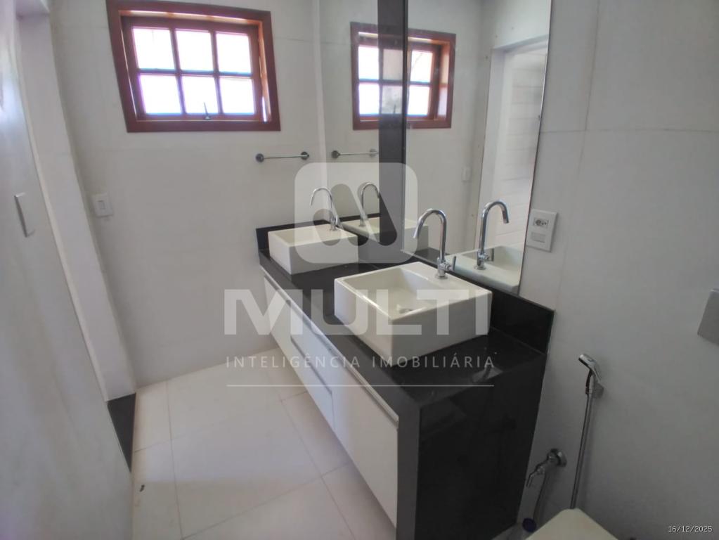 Casa, 4 quartos, 246 m² - Foto 34