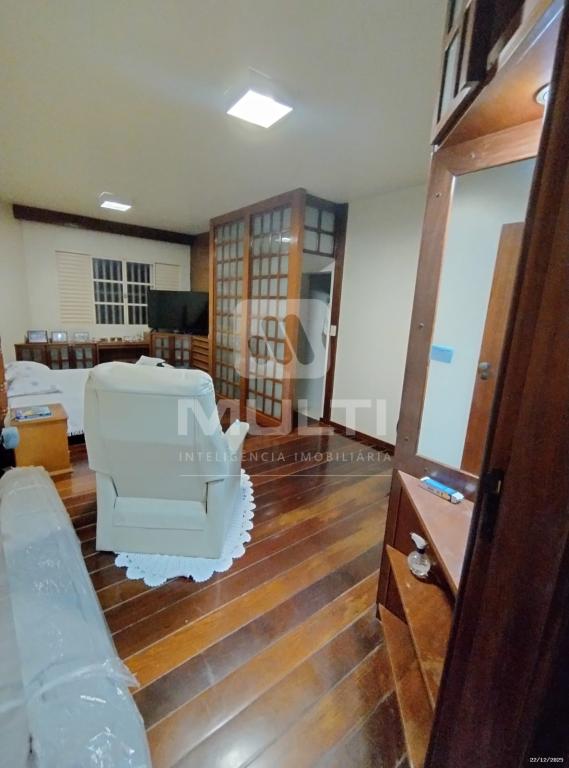 Casa, 3 quartos, 242 m² - Foto 47