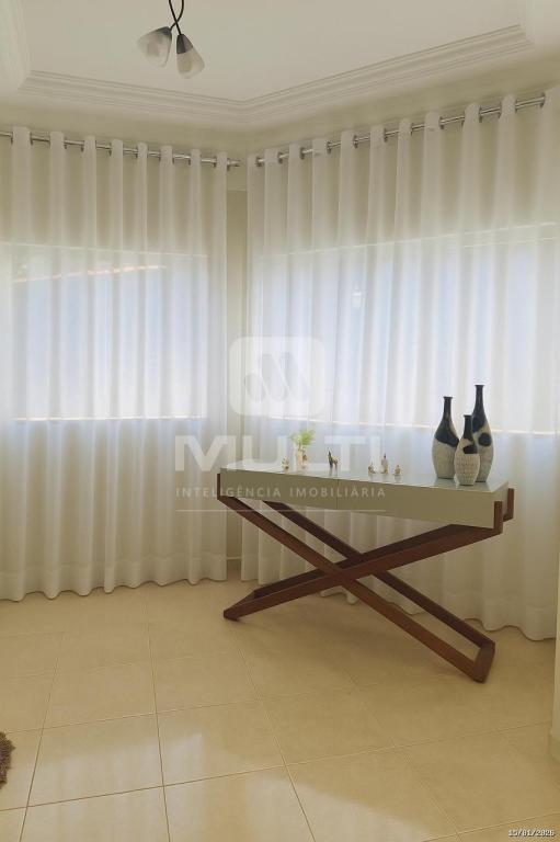 Casa, 3 quartos, 226 m² - Foto 2