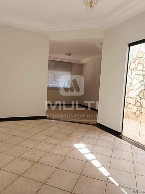 Casa, 3 quartos, 200 m² - Foto 2