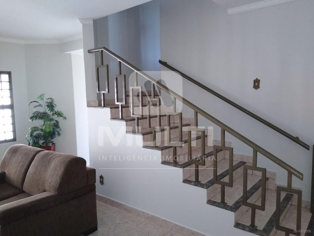 Casa, 4 quartos, 285 m² - Foto 1