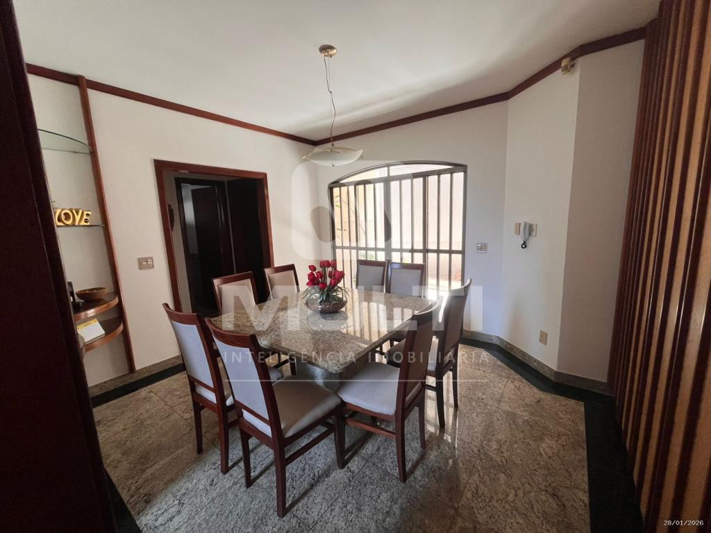 Casa, 4 quartos, 300 m² - Foto 24