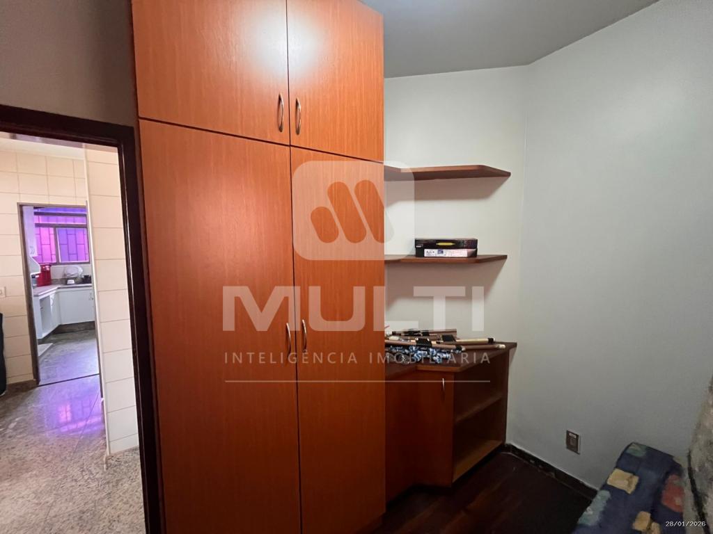 Casa, 4 quartos, 300 m² - Foto 39
