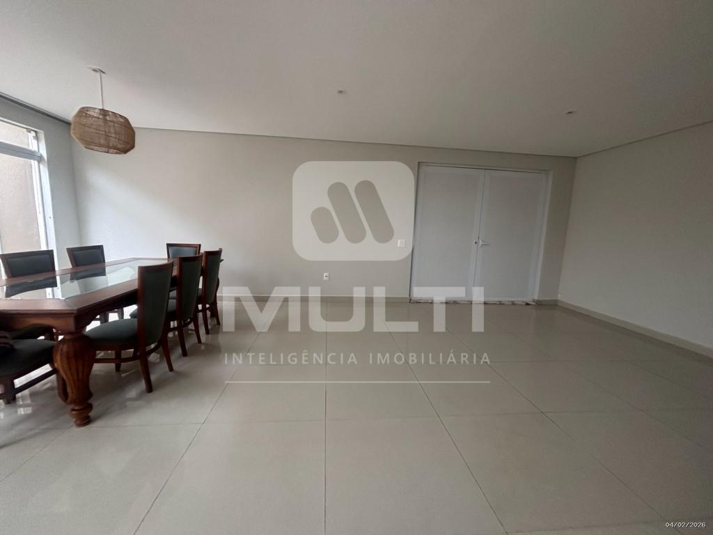 Casa, 4 quartos, 225 m² - Foto 3