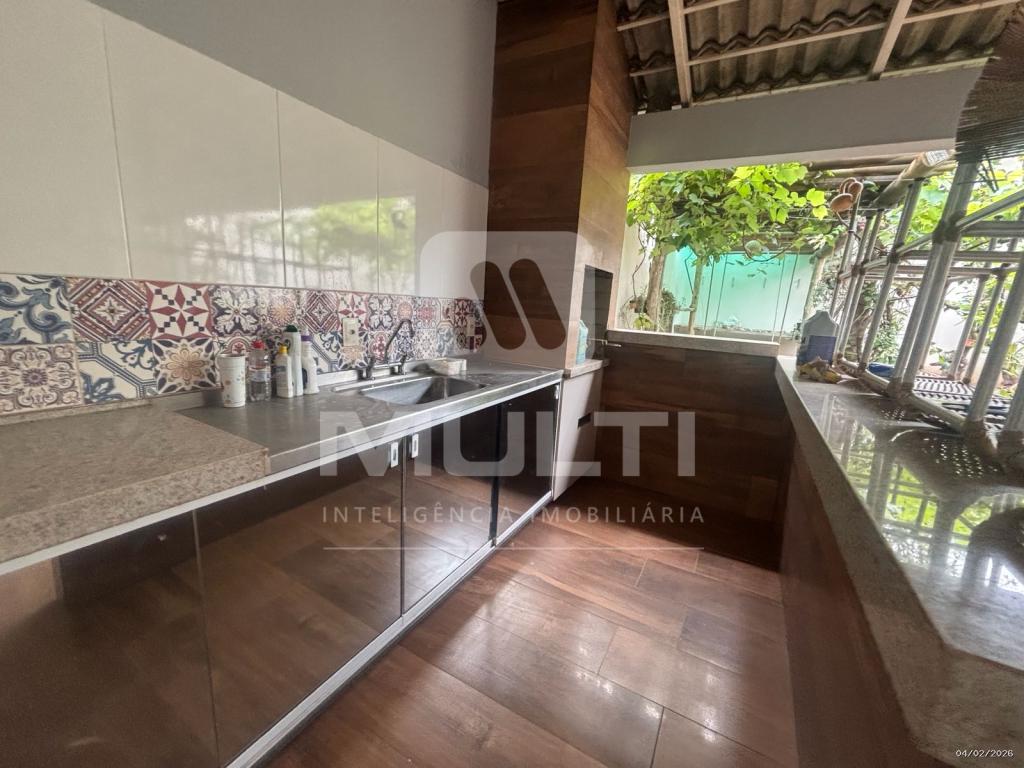 Casa, 4 quartos, 225 m² - Foto 13