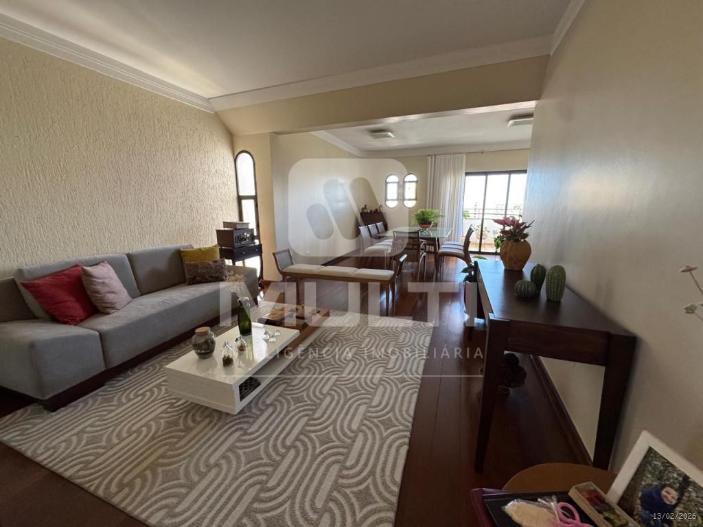 Apartamento, 3 quartos, 231 m² - Foto 1