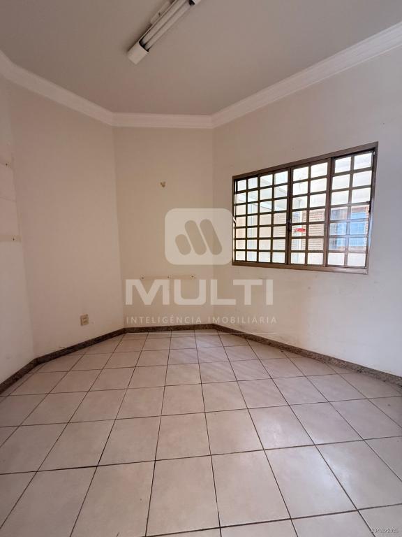 Casa, 4 quartos, 250 m² - Foto 16