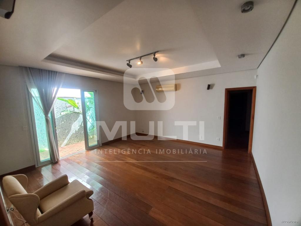 Casa, 3 quartos, 323 m² - Foto 1