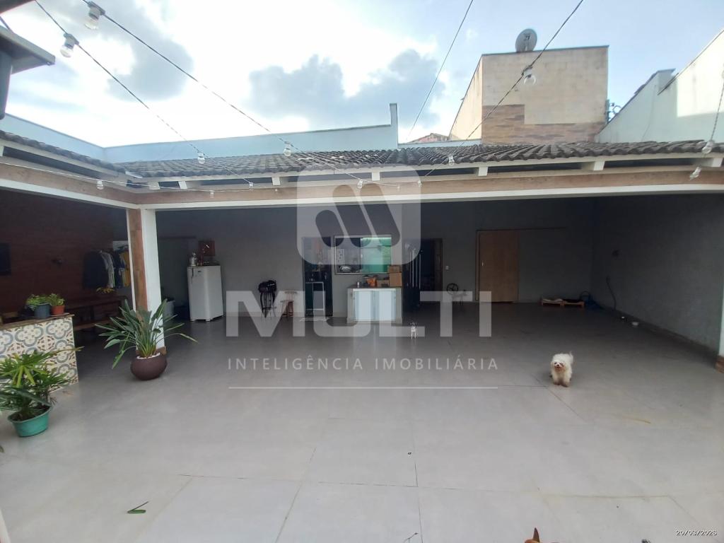 Casa, 3 quartos, 230 m² - Foto 1