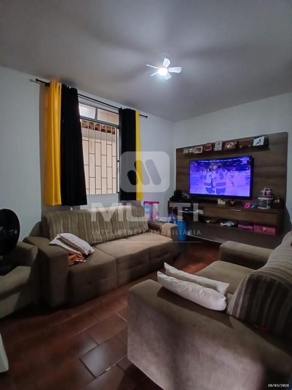 Casa, 3 quartos, 215 m² - Foto 1