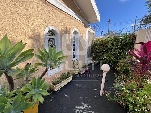 Casa, 3 quartos, 244 m² - Foto 1