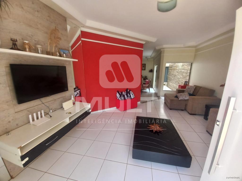 Casa, 3 quartos, 200 m² - Foto 2