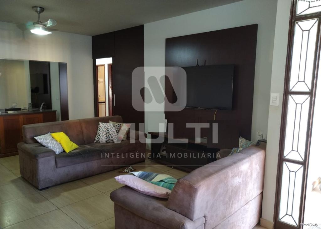Casa, 3 quartos, 216 m² - Foto 4