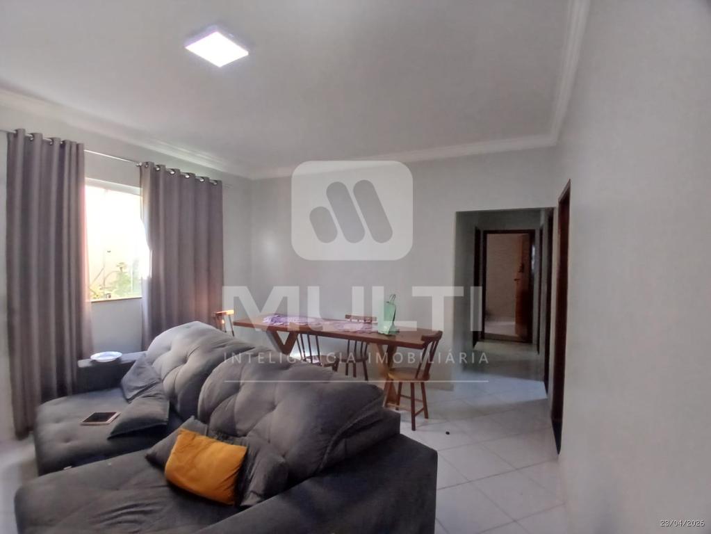 Casa, 3 quartos, 222 m² - Foto 2