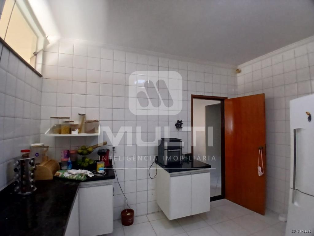 Casa, 3 quartos, 222 m² - Foto 4