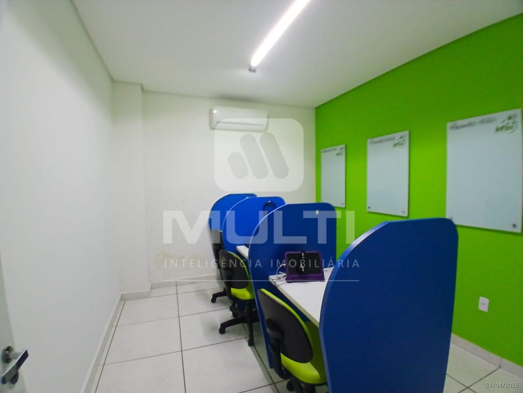 Prédio Inteiro, 830 m² - Foto 1