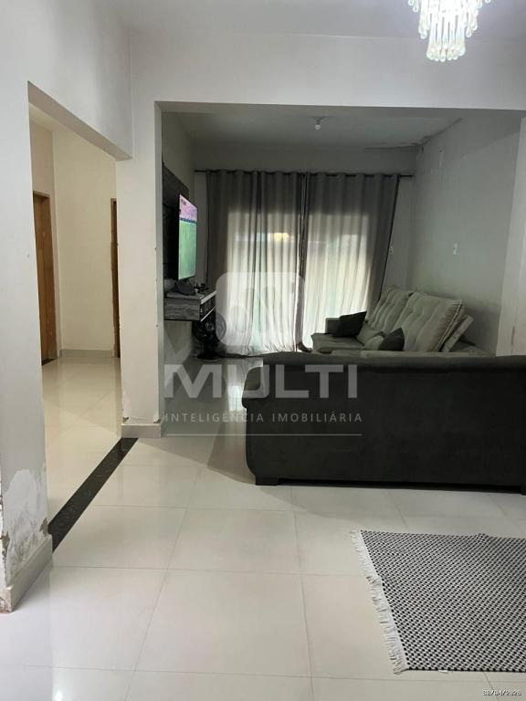 Casa, 3 quartos, 220 m² - Foto 1