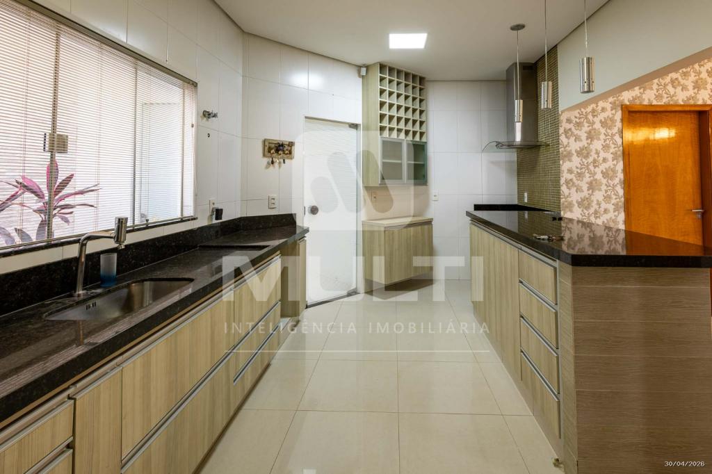 Casa, 3 quartos, 200 m² - Foto 10