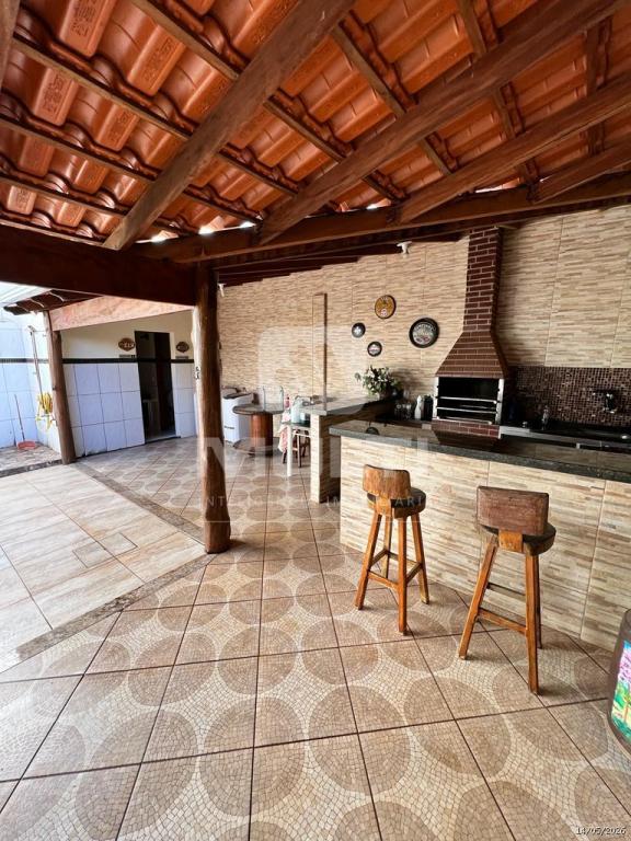 Casa, 3 quartos, 220 m² - Foto 1