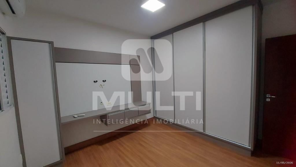 Casa, 3 quartos, 258 m² - Foto 8