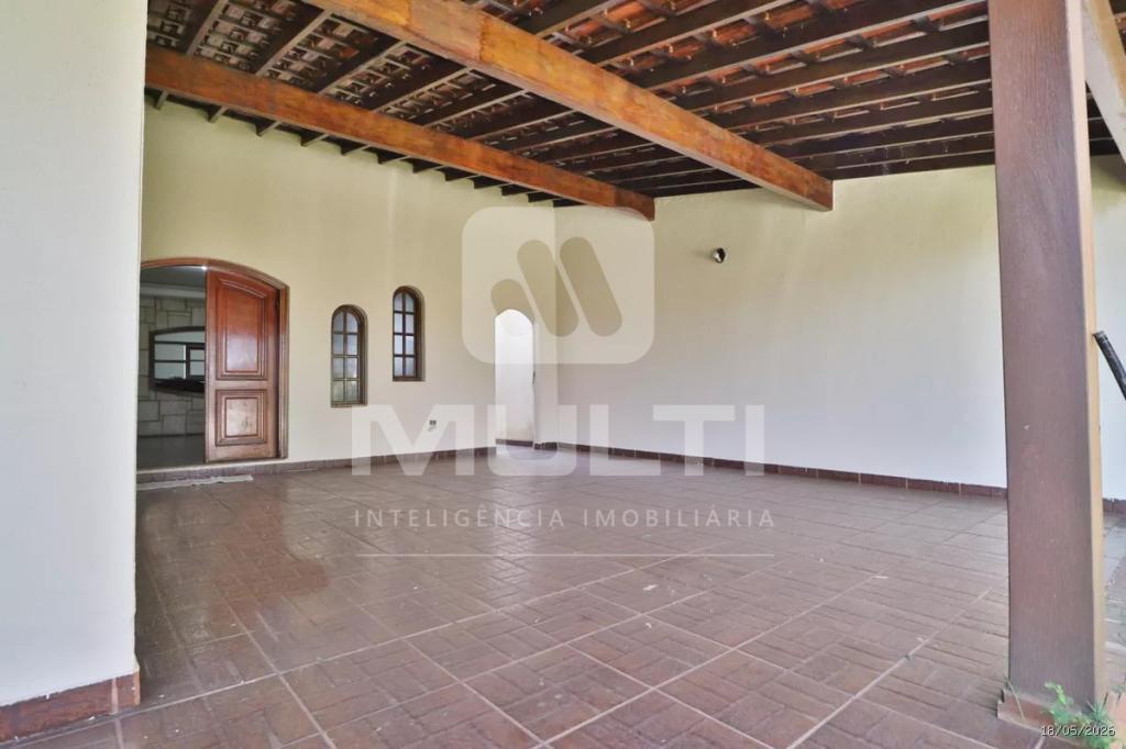 Casa, 4 quartos, 218 m² - Foto 1