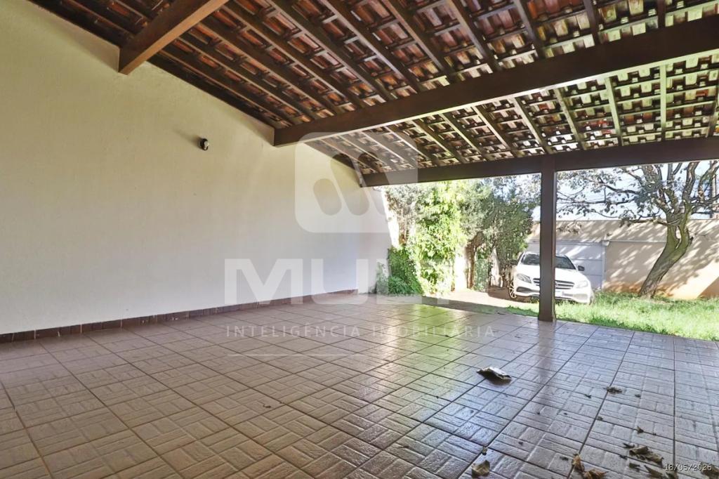 Casa, 4 quartos, 218 m² - Foto 2