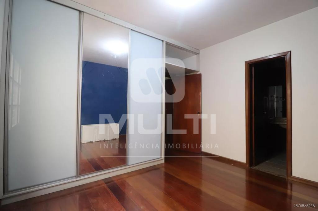 Casa, 4 quartos, 218 m² - Foto 30
