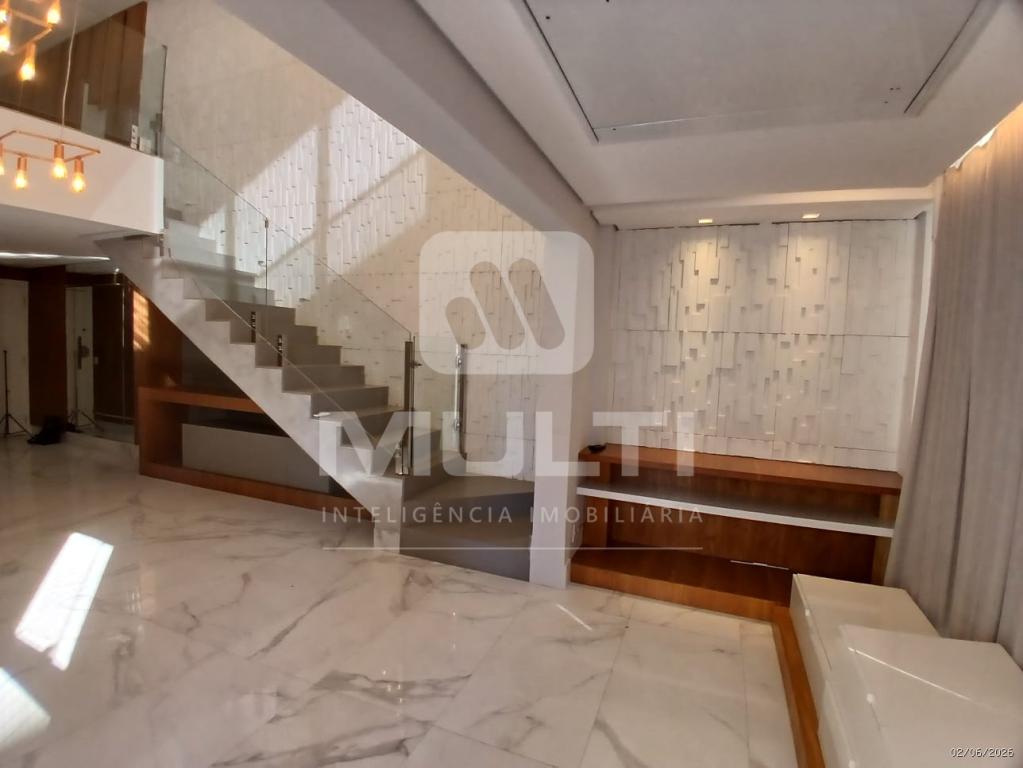 Cobertura, 3 quartos, 216 m² - Foto 4