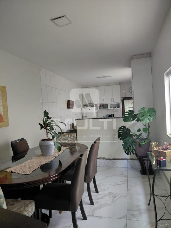 Casa, 4 quartos, 230 m² - Foto 2
