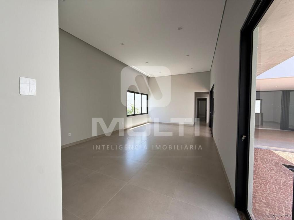 Casa, 3 quartos, 221 m² - Foto 1