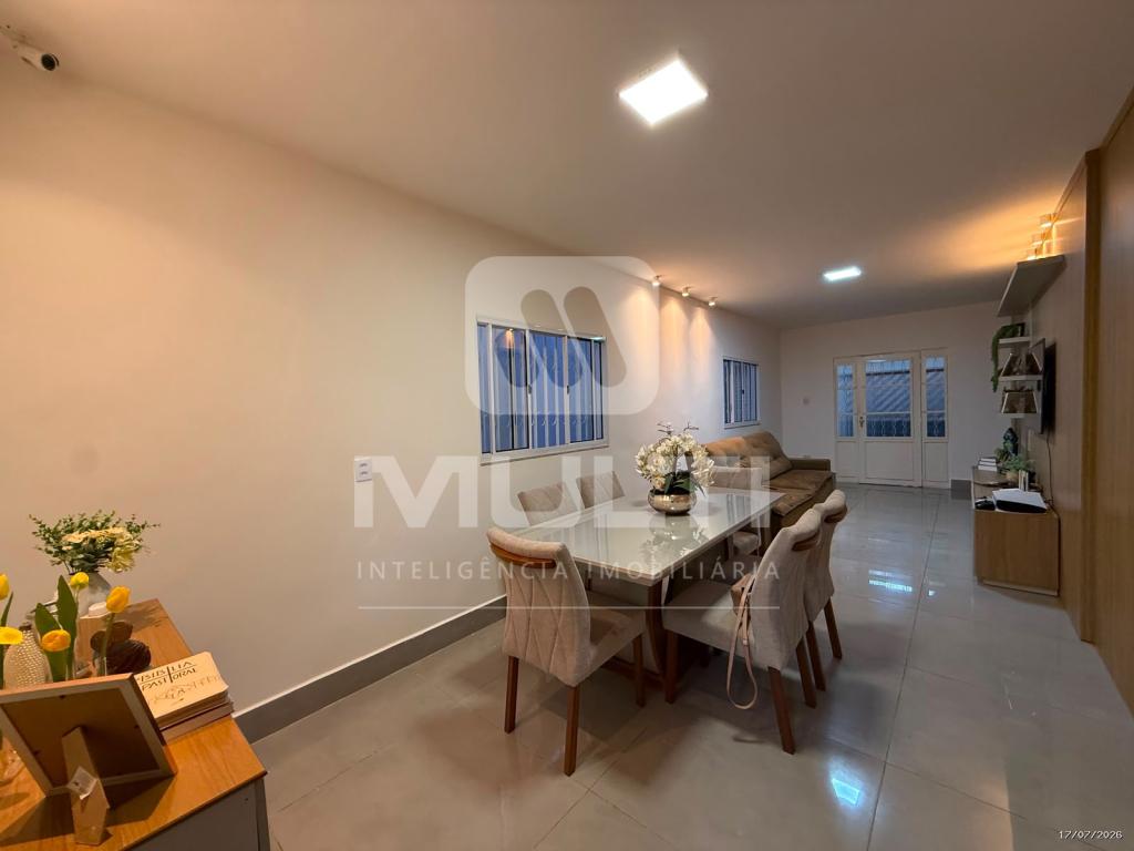 Casa, 3 quartos, 252 m² - Foto 1