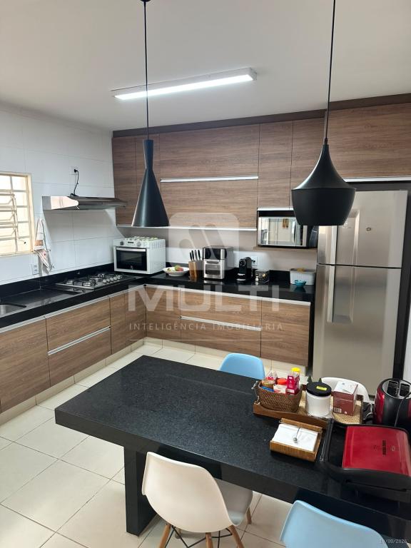 Casa, 4 quartos, 250 m² - Foto 29