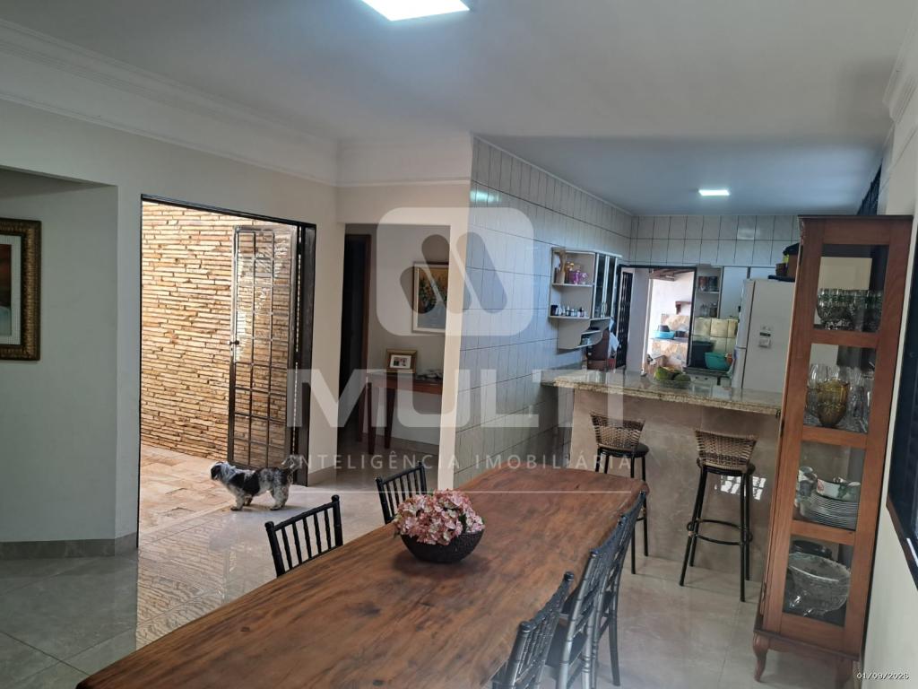 Casa, 3 quartos, 190 m² - Foto 2