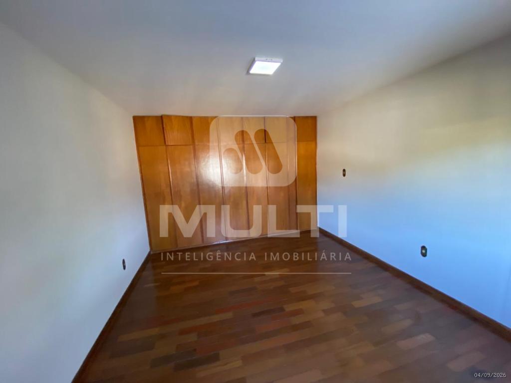 Casa, 4 quartos, 295 m² - Foto 3