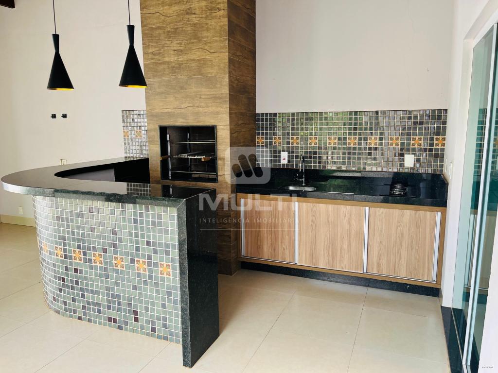 Casa, 3 quartos, 200 m² - Foto 1
