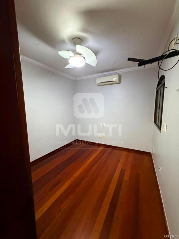 Casa, 3 quartos, 220 m² - Foto 24